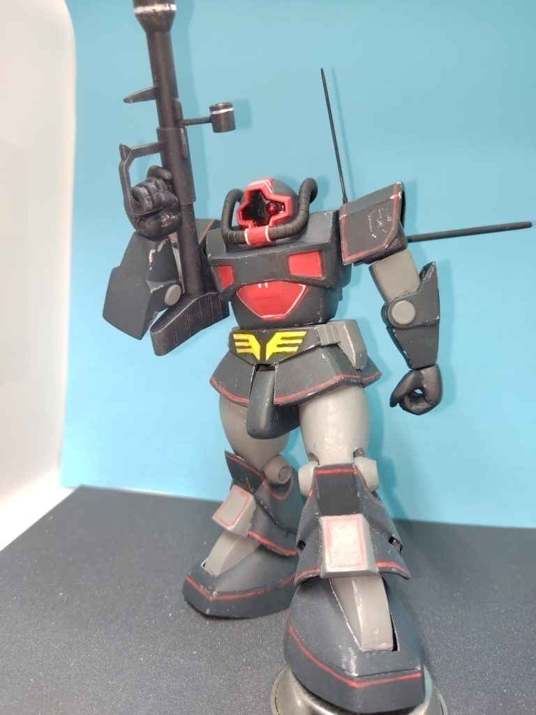 スコタコ立ち?風モノアイは磁石をレジンで閉じ込めて固めてあるので可動します。