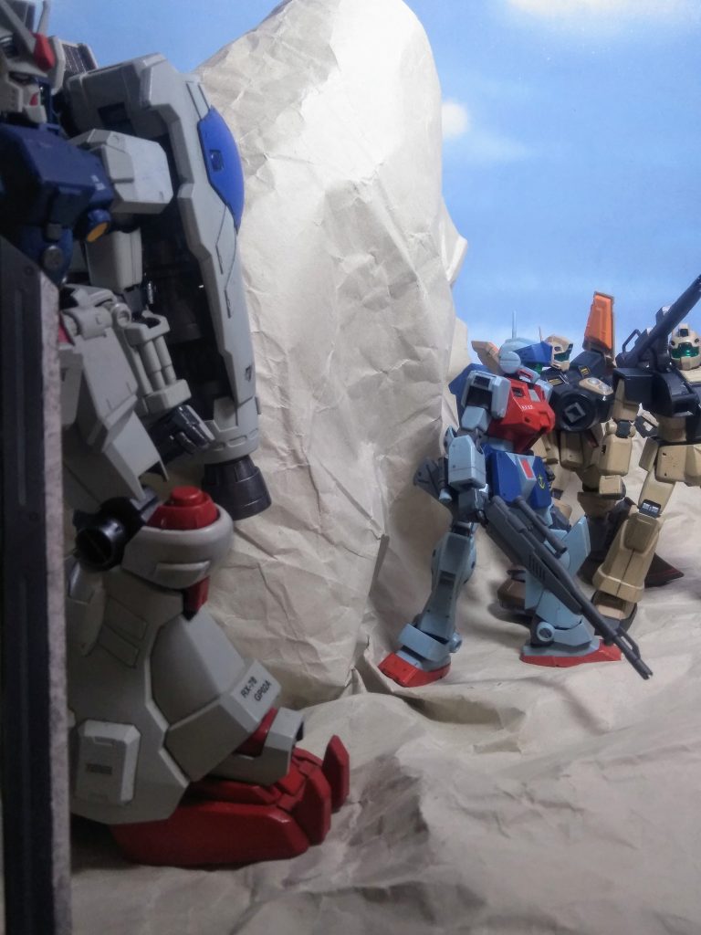 なんとか『トリントン基地』よりの脱出は叶いました 😆🙌周囲は荒野?砂漠?🏜️味方と接触出来るまでは極力消耗は控えたい 🧐💬それにしても『連邦軍』はコノ自然環境を野放しなのか? 😭💦💦「腐っている❗❗」 『連邦の🐖ども』赦すマジⓂ️😠💣(「UP主」はジオニストなので心のソコからの叫びです…😠💢) 今は息を潜めるか・・・😌💨