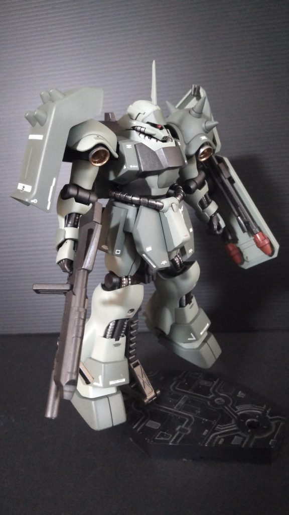 比較的新しいキットでパーツも大きく作り易いキットでした。