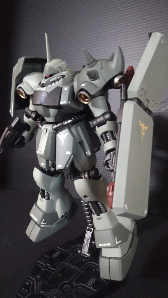 動力パイプは黄色からシルバーへ変更しています。