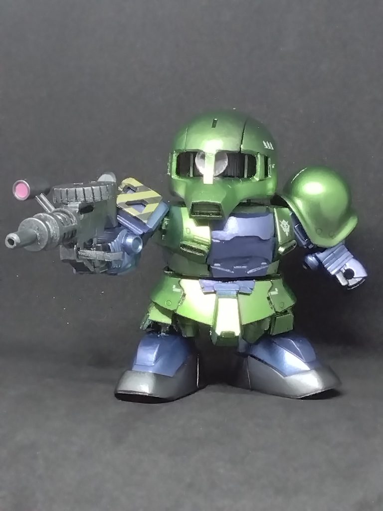 マシンガン装備(シャアザクから借用)