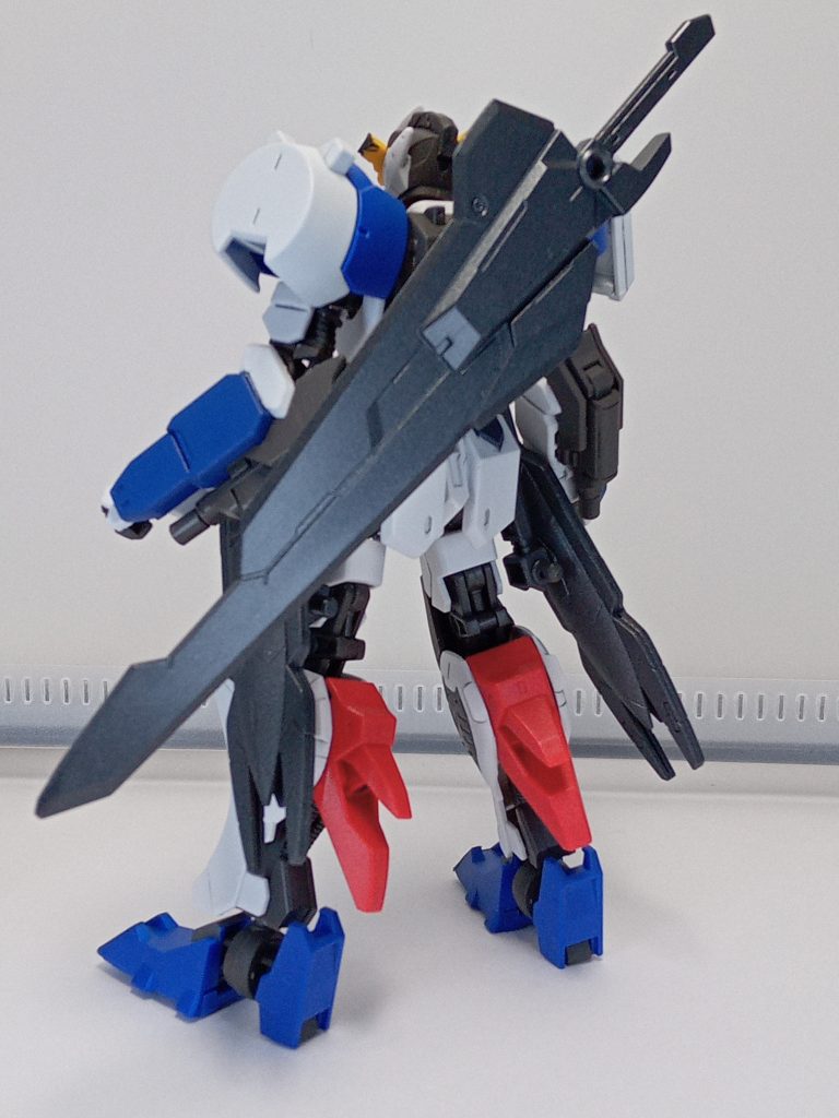 背面ですバスターソードを装備してます、ジンクスⅡの物で持ち手部分をアスタロトのデモリッションナイフの物に変えてます