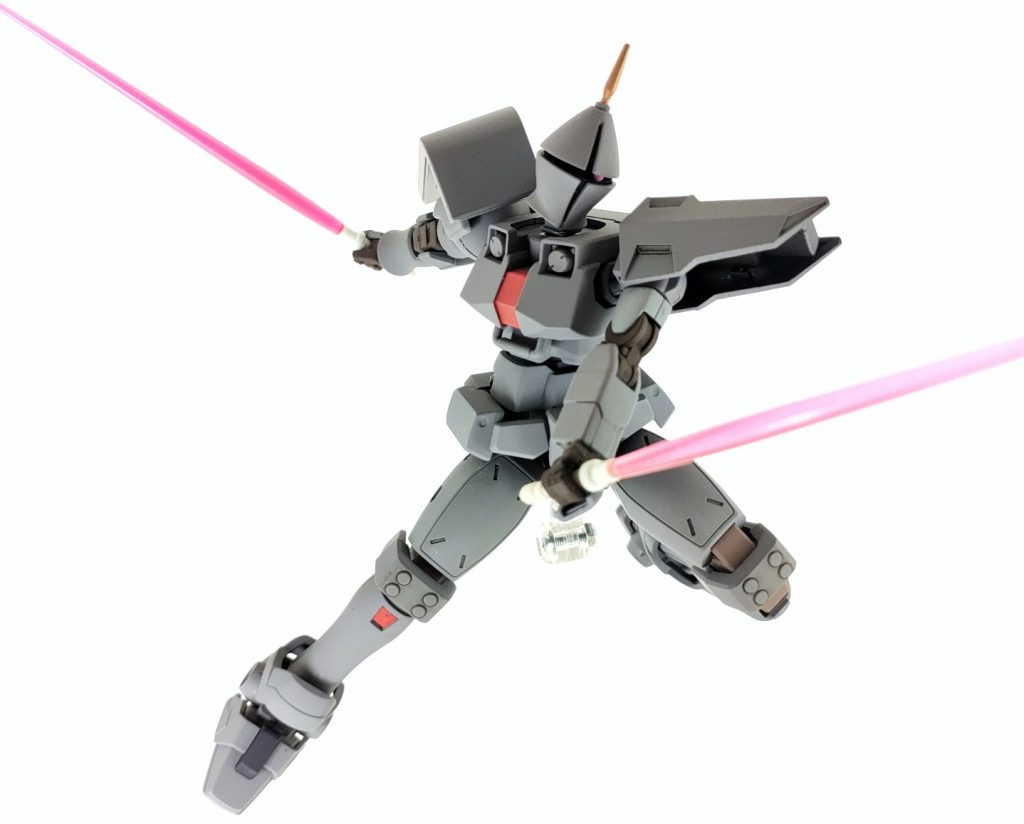 バックパックはRX-78-2ガンダムのバックパックです。ビームサーベルもふたつ、機能します。