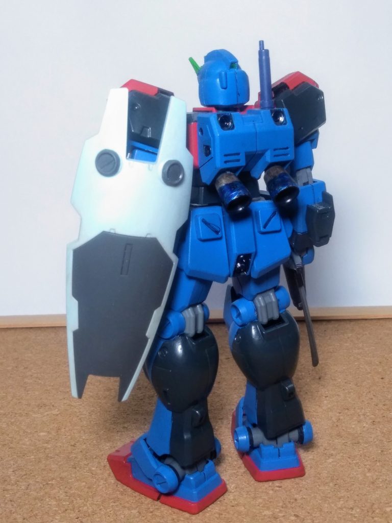 『アルカード 大尉』お得意？のゼロ距離戦闘に特化した改修を加えパーソナルカラーに彩られた この子 😚『ジム・カスタム』とは兄弟機の筈なのにアンヨがトッテもボリューミー 💓思わずアビャアビァ🤤💦💦と成っちゃいます 😋