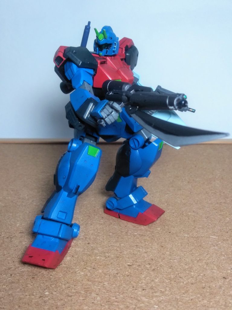 何度だって書き込みますが『0083のMS全般』は目立ちません 🤨💨💨この子も劇中ラストでチラ見せ程度のご出演 😅なので活躍シーン等はございません 😩⤵️⤵️ それはサテオキ！今回の蛇足作業🐍👣を実行です 😁👍兎に角『ガチンコ』が大好きな『アルカード大尉』は相も変わらず『ショートバレルタイプの銃剣付きの銃』を好んで装備します😁まぁ｢UP主｣が『ゼロ距離戦闘大好きマン』なだけですけどね 😋