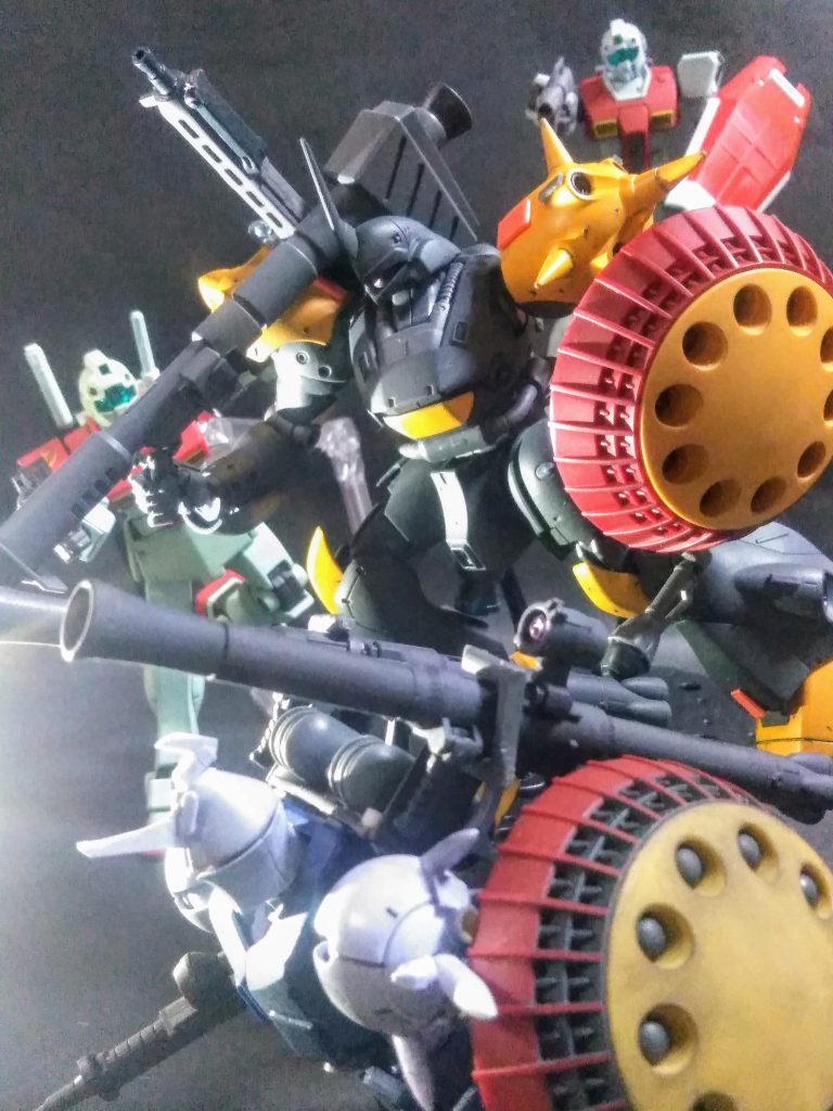 コンナ感じでサクッと実行です 😁🎵🎶あぁ!重武装のMSは重きロマンも同時に装備してますね +。:.゚(*゚Д゚*)゚.:。+゚『ケンプファー』も、どのシリーズ(旧も含む)を観ても大アタリですよね 👍🤗(「UP主」の独断)プロポーションの再現度!付属武装の充実さ!!弄り甲斐が在る内ヨウ・・・は!ナイヨウだ!!!このクオリティーなのにコスパも良い!!!! 「UP主」も当然大好きです 😍💓💓なんとイッテも🤣🤣🤣 この子は可動もイケてます❗❗ 😤👍