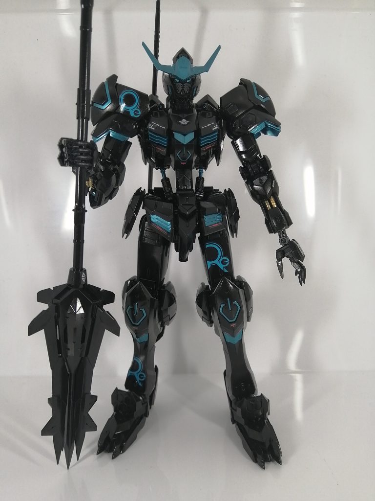 全身。うーん、なんだか間抜けなポーズに見えてしまいます。。