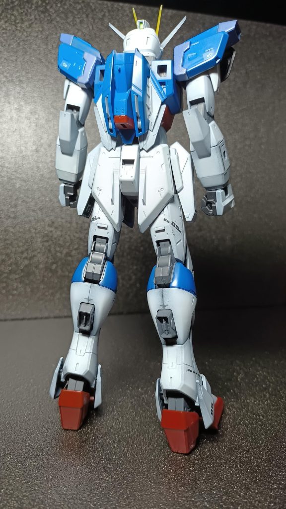 インパルスはキラが駆るフリーダムを落とすという快挙をなした機体ですが、後に出てきた機体がチートすぎるのも有るのでしょうが、ストライクほどイメージに残らない機体だったのかなと思います。コアスプレンダーのバーニアが妖怪パーツ隠しに持っていかれました(゜-゜)