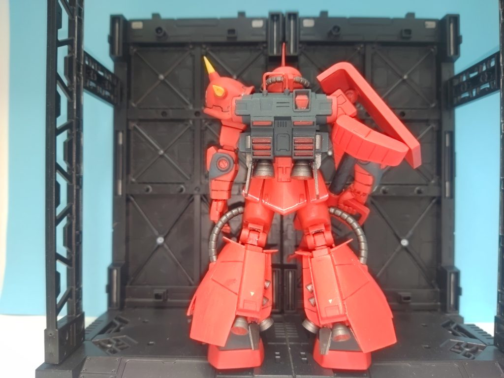 後面当時からジョニーのR2だけは脚の装甲の形状が違うはずと、こだわって制作してました。(確かボンボンでもいろんなパターンを作ってましたね。)