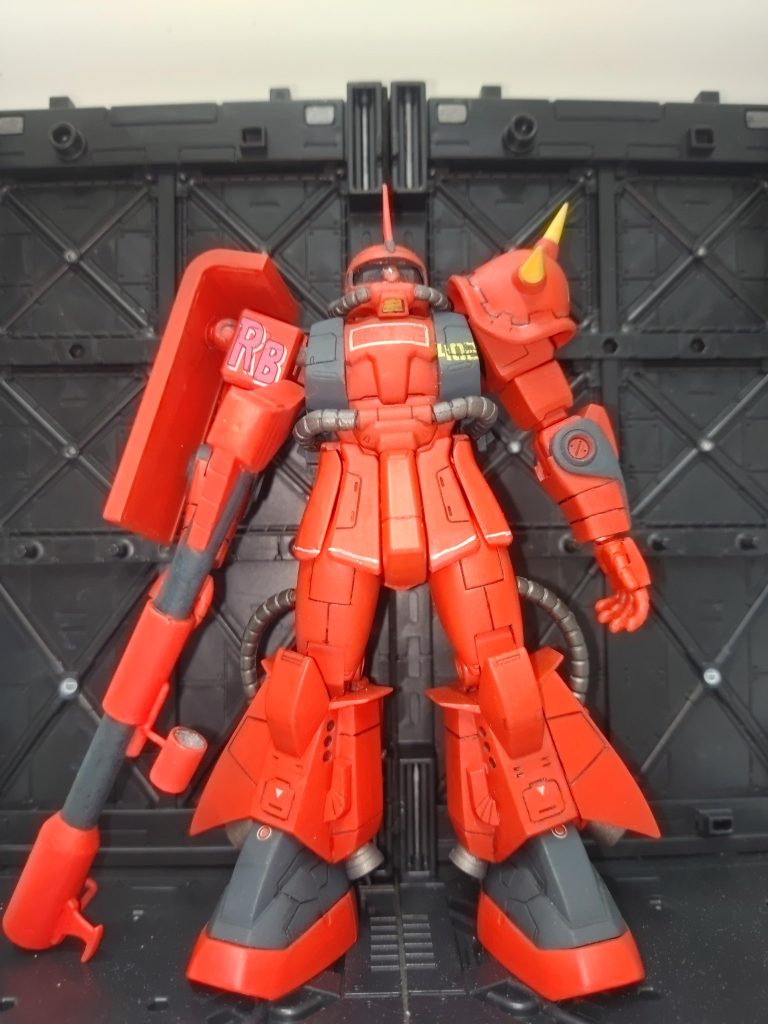 正面本体08ザク+ランドセル、脛部分MSVです。