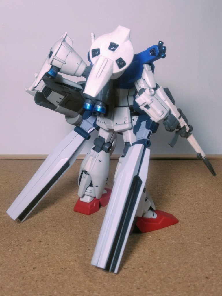 今回の作戦には『アナハイム社』よりアドバイザーが参加です 🧐?『GP-02』の開発に携わった妄想エンジニアである『トリカ・エスゾ 設計課長』🤔(妄想・・・生き甲斐とイエる程に賭け事が大好き。勿論、金銭を賭けての大勝負を好む。だが、悲しいかな😭 まるで勝つ事が出来ない彼の人生は借金まみれ・・・技術者)彼が設計開発した特殊装備を使ったコノ作戦・・・🤨果たして上手くイクのでしょうか 😖💬