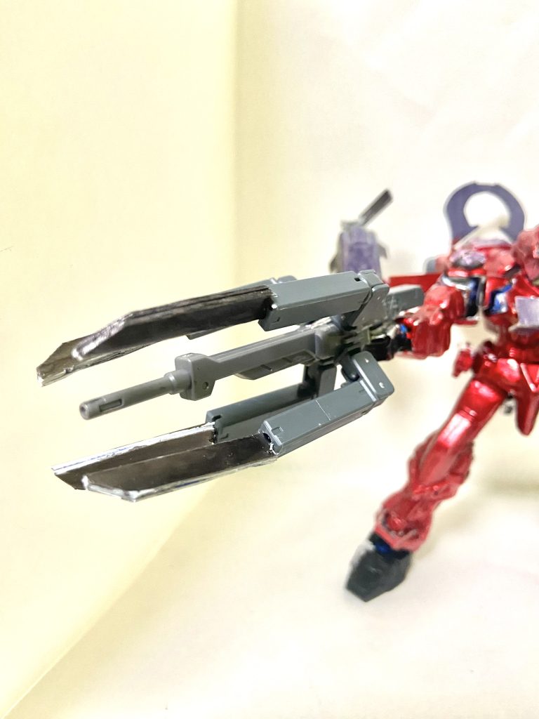 一応銃はチャージ状態のように展開することができます。