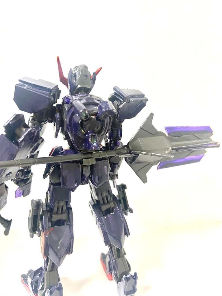 本機のGNドライブはスリースラスター型を採用、さらにまだトランザムなどの奥の手も残している。 以上バルバトスオルタナティブでした。