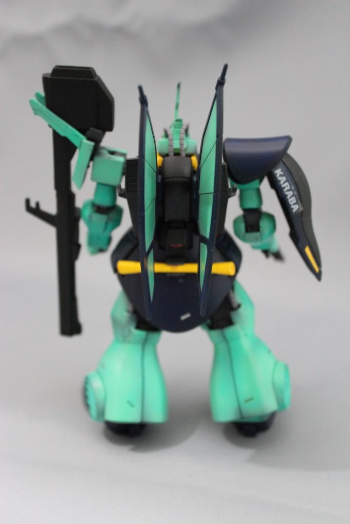 ウイングバインダーは百式ほどは動かない。デザインの問題ですかね。カッコイイですけど。