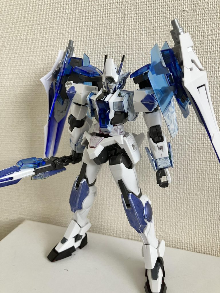 ソラが使う機体で、そして始まりの機体、機体の容姿はミカミリクのダブルオーダイバーと似ているが、彼への憧れとリスペクトの意味であえて少し似せているという。あと、敢えて言わせてもらおう!作者の機体だということを!