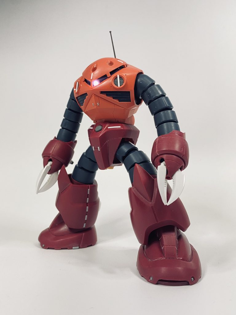 当初はこのようにピンクに光らせるつもりでしたが、異形感をアップさせたくて白目に変えました。