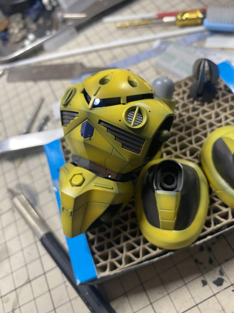 点灯テスト中。お手軽電飾キットのお陰で楽しい😃