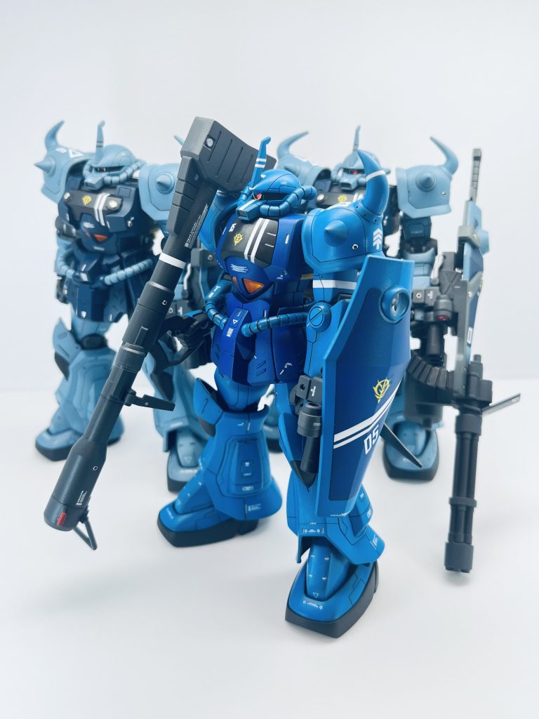 最後までご覧いただきありがとうございました。デルタ中隊は脳内設定で、隊長機が01、第1小隊(突撃小隊)が02〜04でドムで編成、が第2小隊が05〜07でグフ(近接戦闘小隊)で編成、08〜10が第3小隊(火力支援小隊)はザクキャノンや、ザク重装仕様などで編成されており、3個小隊と隊長機の計10機編成となります。本当はグフの日にこれを上げたかったのですが、とにかく仕事が多忙な上に…。とりあえず作りかけだったグフを完成させられてよかったです。アニメ調の物もカッコいいのですが、私はこちらのほうが好みです。それぞれに良さがあるので、この辺は好みでもありますね。とりあえず確かなのはグフはかっこいいということですね。