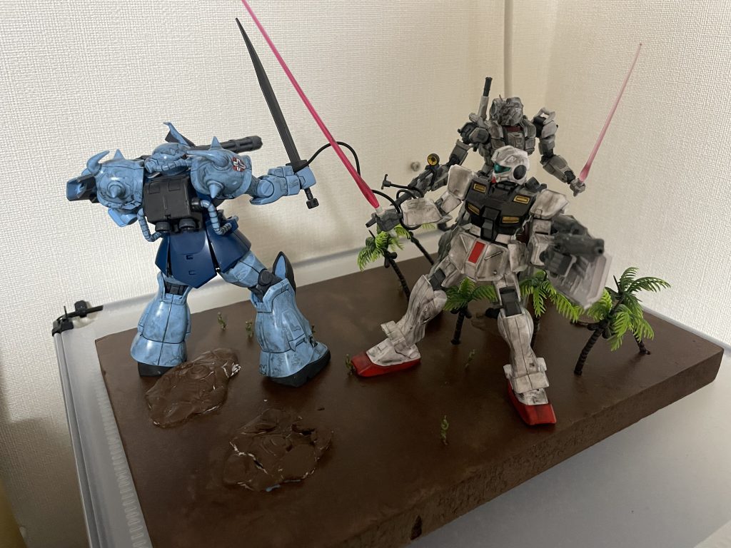 ジムも配置してみました 窮地に立っているグフって感じがしてこれはこれでかっこいい✨