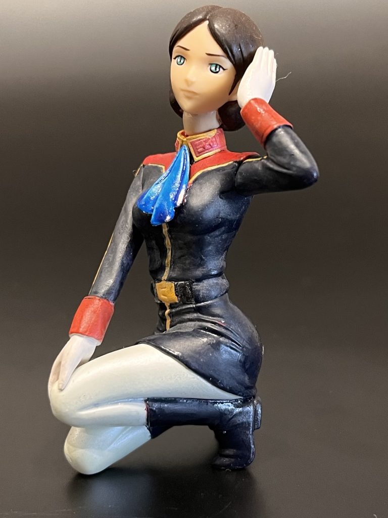 エマ中尉。昔のガシャポンからです。顔あまり似ていない？！エゥーゴの制服だったので、首から下がロザミーのリペイントです。今時のフィギュアのクオリティと比べると、流石にきついですね😓最後までご覧になって頂きありがとうございました。