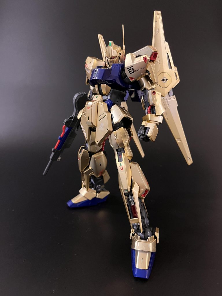 写真②ダイニング(頭上)の照明を消し、キッチン、リビングの照明で撮影①は明るすぎるがホビーとしてはありかな。②は落ち着いた感じかな。