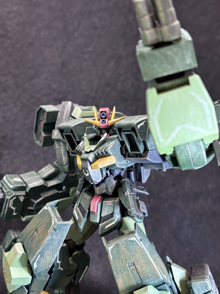 せっかくなのでハーフカウルT装備状態にもなれるようにしてみました。さすがに腕を収納できなかったので取り外しが必要になりますがなんか一番私好みのマッチョ体形になりました。