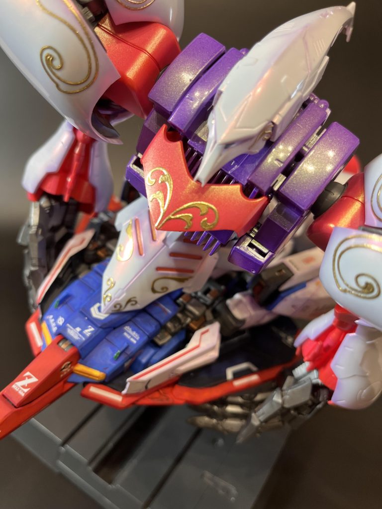 本編ではキュベレイのバインダーを切り落として無事大気圏突入しますが、実際に乗せてみるとだいぶはみ出します💦燃え尽きないのかなぁ？