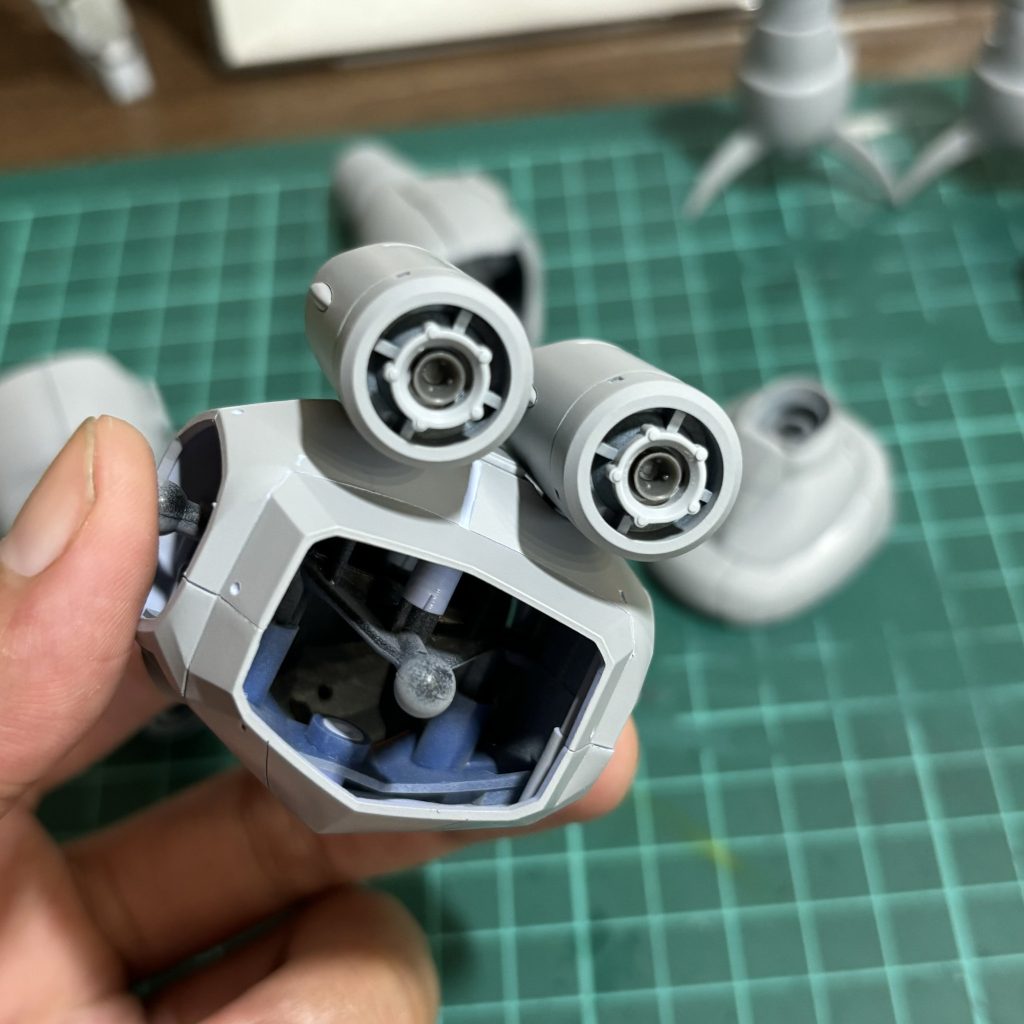 バックパックも出力が上がってるようなイメージでプチ改造してます。 ....かえるさんみたい🐸