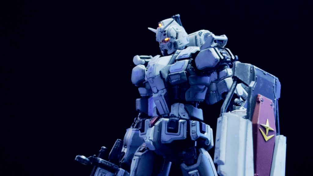 以上ご覧いただきありがとうございました！値段の割にディテールの細かさに関しては他のHG以上で非常に満足度の高いキットになっていますが、意外と色分けされてない所が多く、説明書と設定と劇中SSを見比べながら出来るだけ再現してみました。特に今作は手描きアニメではなく公式のカラーイラストもネット存在しないので、光の反射なのか塗装なのか判別つきにくい所があって地味に大変でした...。欲を言えばバズーカも付けて欲しかったですが、標準装備ではないからという理由で付かなかったのでしょうか？あとは印象的な破損した頭部も欲しかったですね(欲張り)。他にもジムもグフ・カスタムも非常にカッコよかったので是非HGで出して欲しいと思いますし、ガンダムEXはMGでも欲しいなと思いました。