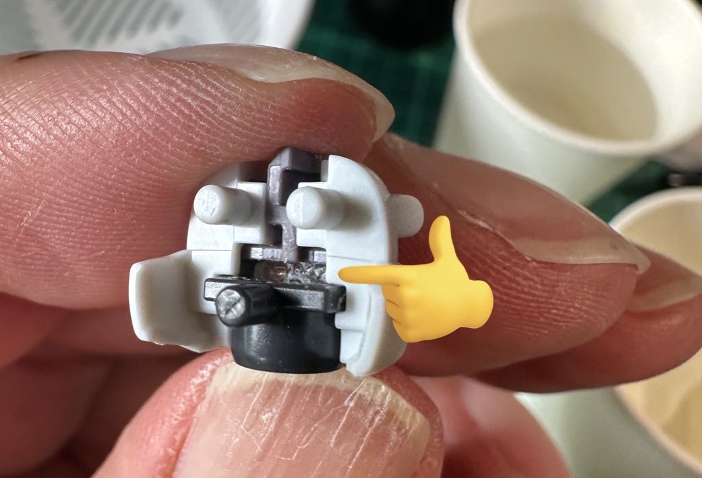 パーツを完コピってわけにはいかなかったのでとりあえずツインアイの部分だけ完コピしました