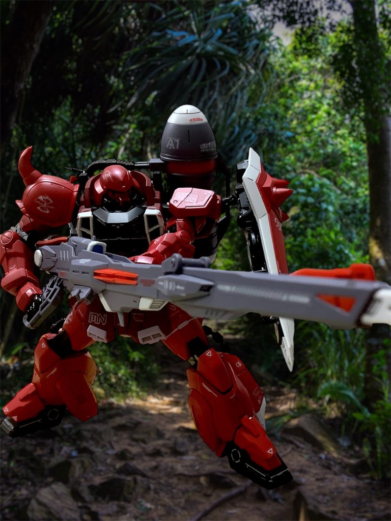 構えるポーズも決まる。