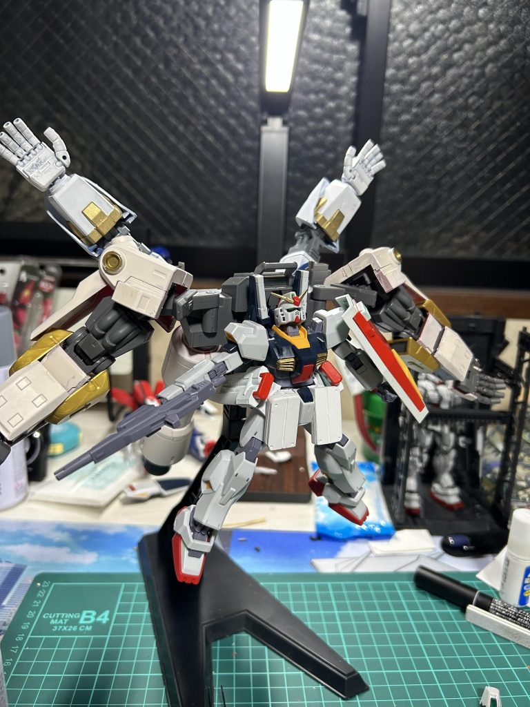 なんかサイコミュ的ななにかを解放してるイメージ↑