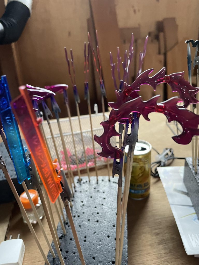 初めにオレンジパーツにパープルかけた時は茶色になっちゃったんですよねえ( ̄▽ ̄;)