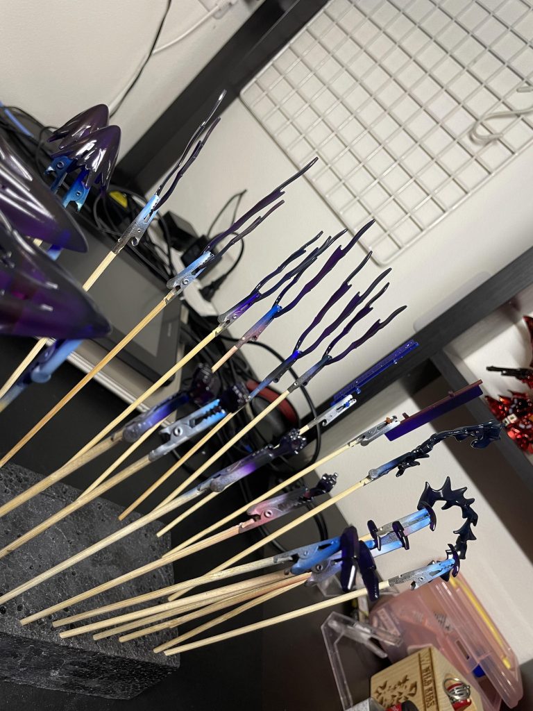 知り合いにアドバイス求めたら、上からクリアブルーかけたらいいんじゃない?って言われたんで試すといい感じの色に!やはり持つべきは先達🤣