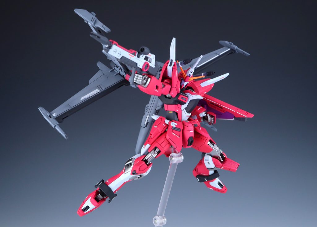 主な改修点はスジ掘りの追加&掘り直し、首・腕を1㎜、足を2㎜延長。スケール感を大きく見せるためデカールを小さい物メインで使用しました。