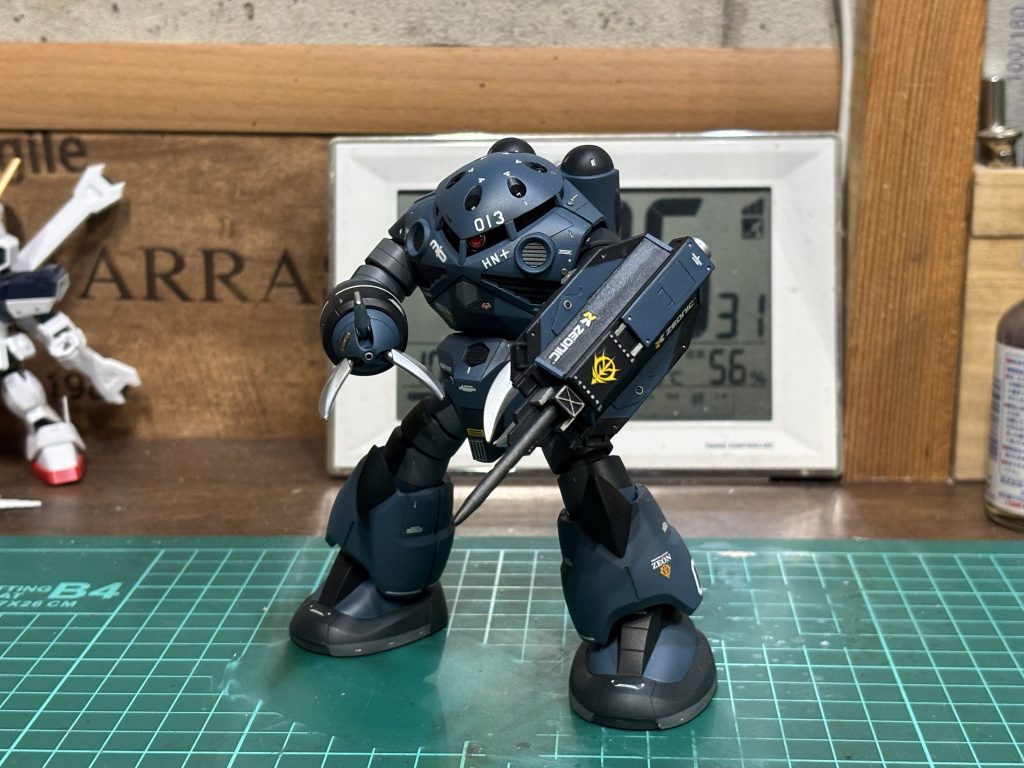 塗装し、デカールを貼り完成‼️散々迷った挙句ジオニック社製品にしましたww