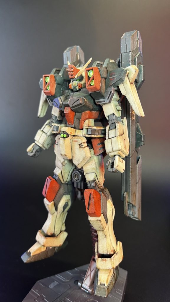 元々、迷彩っぽい配色なので、ミリタリー風な感じもいいですよね！