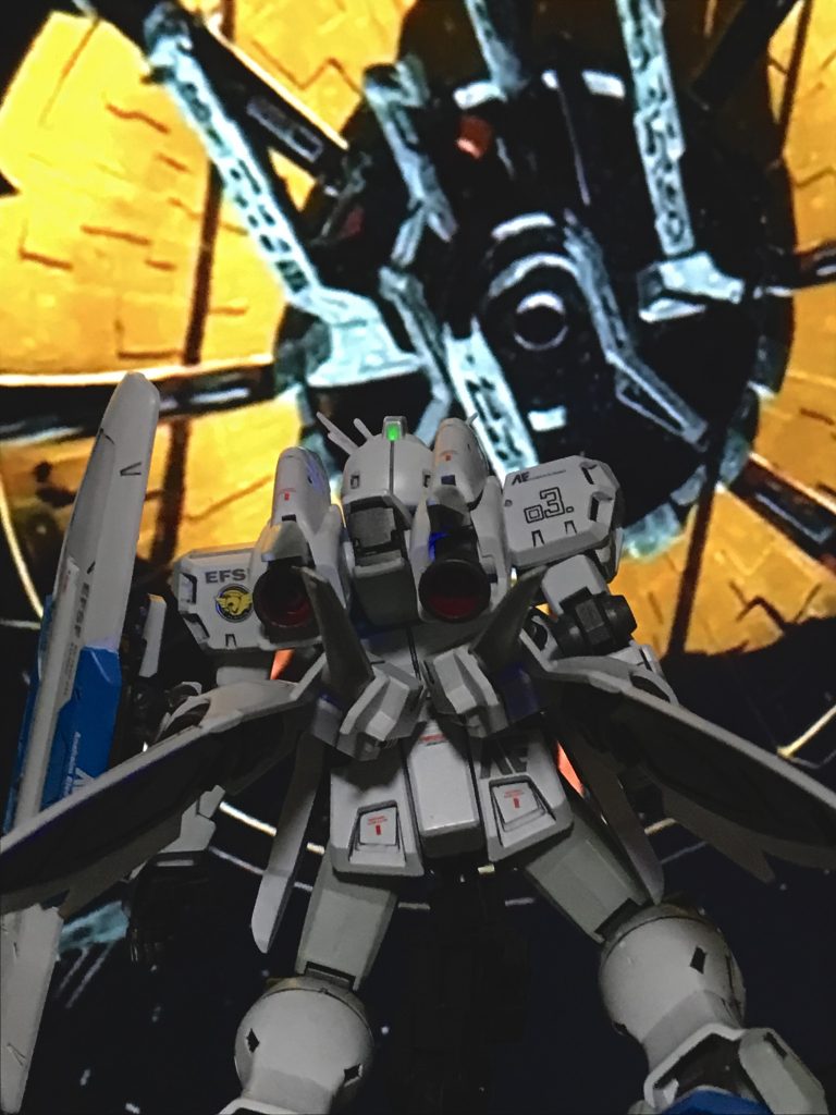 ガンダム１号機、２号機を失ったアルビオン隊。シナプス艦長は観艦式襲撃は何かの前触れかと推測。状況の変化に備え一路３号機受領の為ラビアンローズへ向け転進。そこで一報が入る。訓練中の際みかけた移送中のコロニー2機がデラーズフリートに奪取される。２基のコロニーはミラーを爆破され、その影響で月への落下コースへ・・。月へのコロニー落としである・・・。