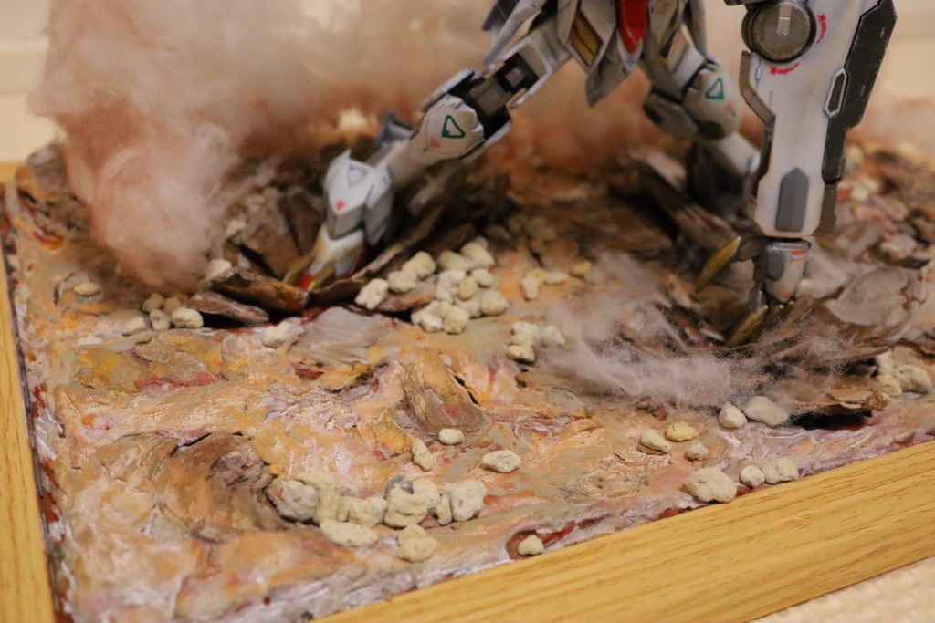 地面などは100均にある物で作ってみました。ジオラマの作成は初めてでしたが、自分としては満足してます！