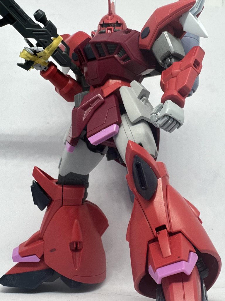 上半身はキット通りに戻しましたが、この時点で、フロントアーマー、太ももの加工も終わり、塗装に入りましたありがとう