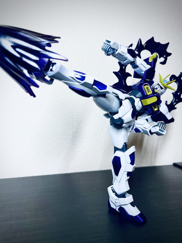 旋風竜巻蹴りぃ!!!きーーっく!これ自立できるんや😂