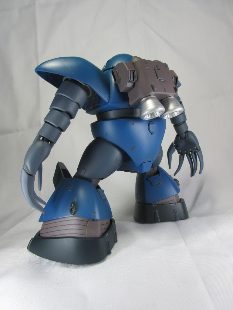 ジムは思い入れが強くて手を加えすぎた結果放置になることが多いがジオン系はあっさりと完成できることが多いw