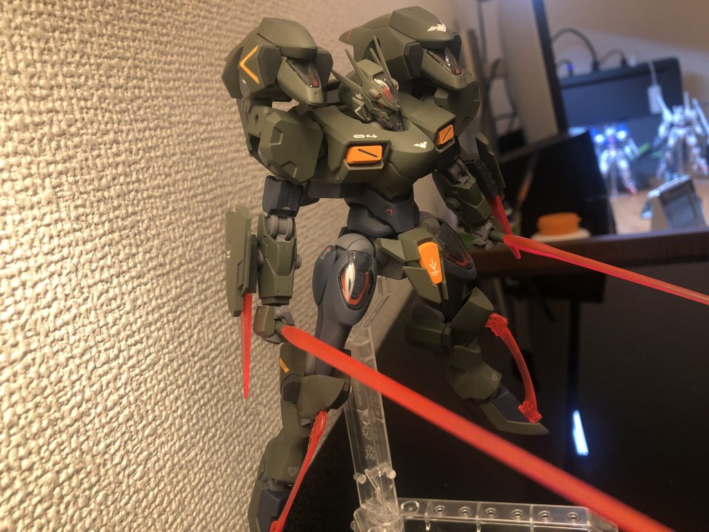 近接武装3ビームサーベル、ビーム重斬脚、ガンドエッジライフリのフラッシュエッジがカッコよくて真似てみました。