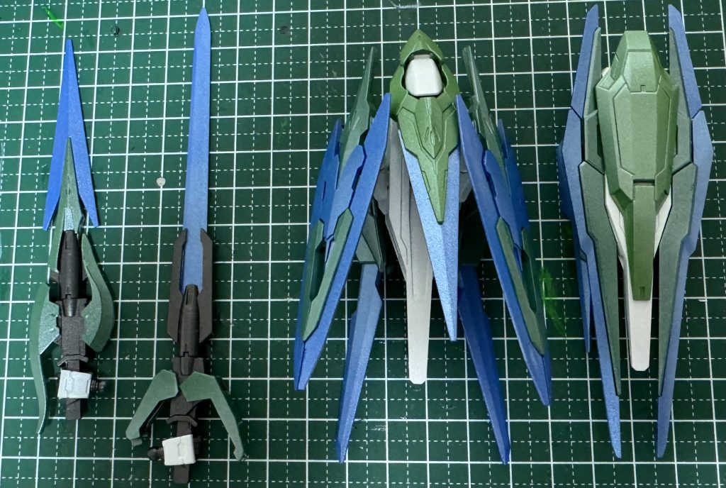 シアクアンタのソードビットのクリアパーツが透けていてあまり好きではないのでメタリックで塗装しました。個人的にかなり綺麗に作れたと思います。