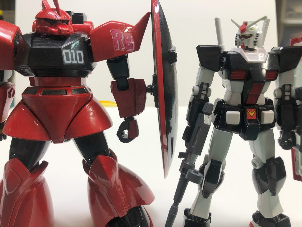 ちなみに…以前やったJRゲルググでは「ディアクティブブラック」を、今回のPガンダムではただの「ブラック」で黒くしてみましたがみなさん違いがわかりますか??僕にはほぼ分かりませんでしたが、ディアクティブブラックのほうが抵抗なく黒になった気がする…というガソダムの回でしたHGガンダムを作るのは子供の時以来でしたが、あまりの可動の良さに驚愕しましたジオン脅威のなんたらっていいますが普通に連邦も脅威ですwこの10年ちょいでのガンプラの進化っぷりにびっくりのありすけでした次回は何にしようか迷っていますが①コマンドー(?)②ズゴック③グフさんx2④ど~う”ぇんウルフのどれかでお送りしまぁす