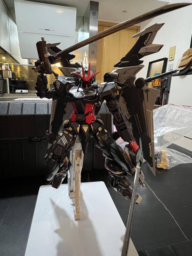 Astray noir–3枚目/制作者：Hennessy626