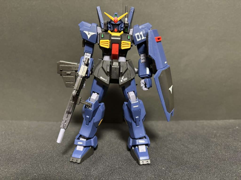 ライフルやバルカンポッド、バズーカをガンダムマーカーで塗装しました。