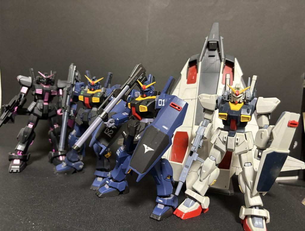 うちにあったガンダムマーク2は4機。初期に発売？されたエゥーゴカラー＋フライングアーマー、エコプラ、RGティターンズ2号機、そして今回のHGティターンズ1号機。まだ増えそうな予感☺️