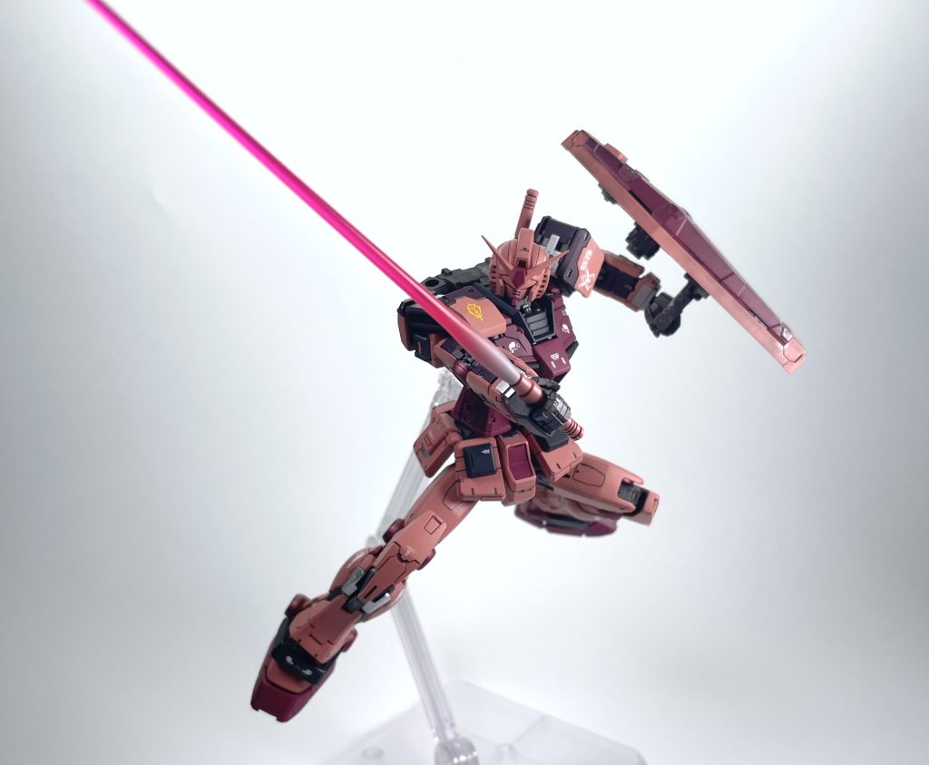 RGは相変わらず凄まじいキットの出来ですが全塗装にはホントに向いてませんね笑  ガンダムver2.0はコア・ファイターの脱着ギミックがあるので余計にパーツ同士の擦れなどに苦労しました。コア・ファイター部は全塗装後に潤滑剤を薄く塗布しましたが私はもう分割する勇気はありません…。本日からヤフオク!で出品していますので気になる方はよろしくお願いします!https://page.auctions.yahoo.co.jp/jp/auction/r1156926775