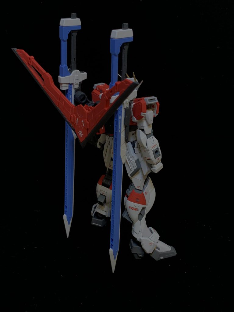 ソードインパルスは子どもの時に旧HGを作っていましたが、そこから比べると凄まじい進化ですね。ブーメランもエクスカリバーも大型で迫力があります。以下、簡単にポージングです。